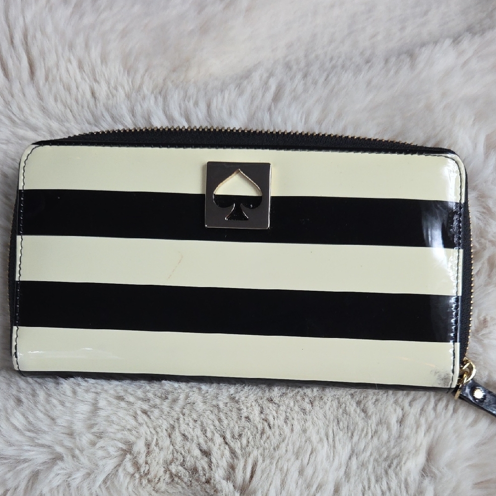Kate Spade Large Black and Cream Striped Clutch Wallet Patent Leather
